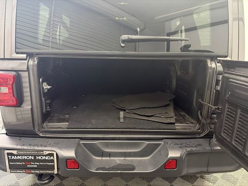Used 2019 Jeep Wrangler Unlimited Sahara image 19