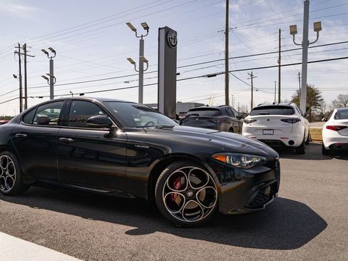 New 2025 Alfa Romeo Giulia w/ Veloce Package Rwd image 10