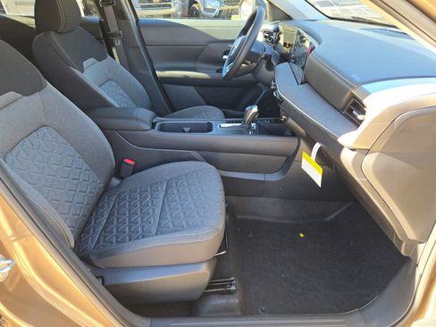 New 2026 Nissan Kicks SV w/ SV Premium Package FWD image 20