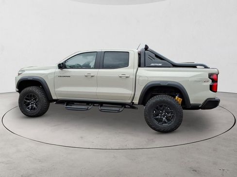 New 2026 Chevrolet Colorado ZR2 w/ Midnight Edition AWD/4WD image 8