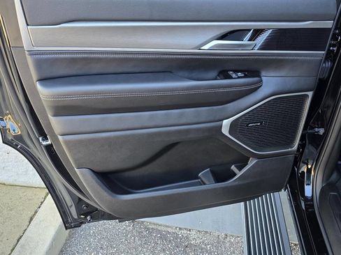 New 2025 Jeep Wagoneer Series II AWD/4WD image 42