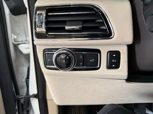 Used 2021 Lincoln Navigator Reserve w/ Luxury Package image 19