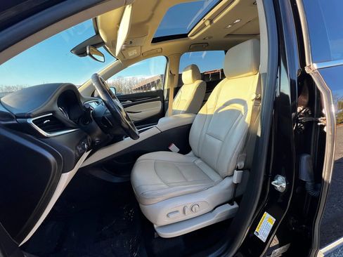 Used 2018 Buick Enclave Premium w/ Trailering Package image 10