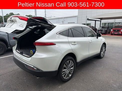 Used 2021 Toyota Venza XLE w/ Softex Package AWD/4WD image 2