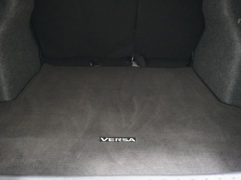 Used 2022 Nissan Versa SV image 17