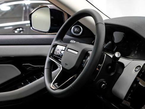 Used 2024 Land Rover Range Rover Evoque Dynamic SE image 18