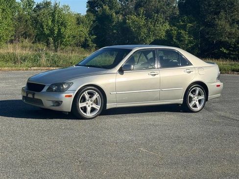 Used 2004 Lexus IS 300 RWD image 2