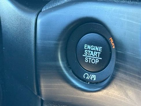 Used 2020 Jeep Grand Cherokee Laredo AWD/4WD image 24