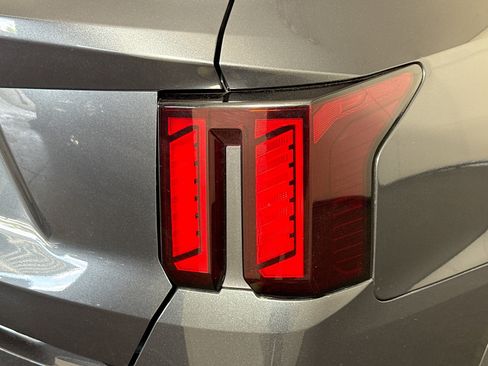Used 2024 Kia Sorento S image 34