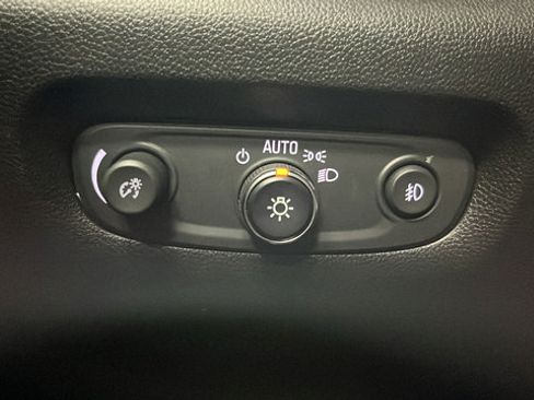 Used 2019 Chevrolet Traverse LT AWD/4WD image 41