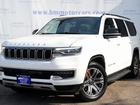 Used 2023 Jeep Wagoneer L Series II image 2