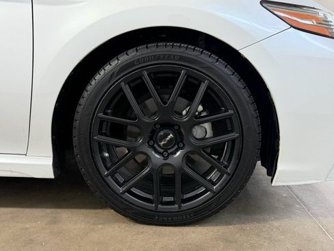 Used 2019 Toyota Camry XSE FWD image 12