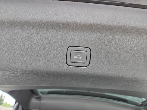 New 2026 GMC Yukon XL AT4 Ultimate AWD/4WD image 13