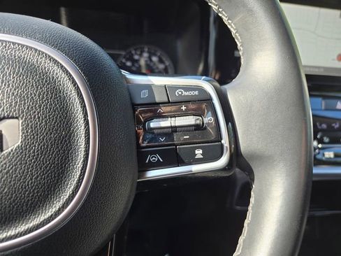 Certified 2023 Kia Sorento EX FWD image 20