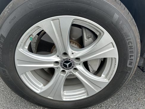 Used 2018 Mercedes-Benz GLC 300 4MATIC image 8