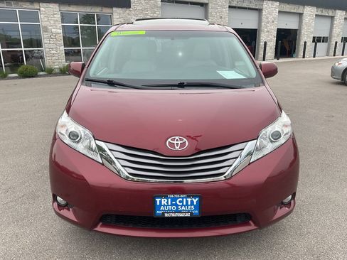 Used 2015 Toyota Sienna XLE FWD image 12