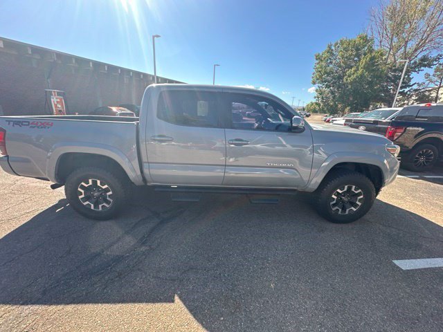 Used 2019 Toyota Tacoma TRD Sport w/ Technology Package AWD/4WD image 6