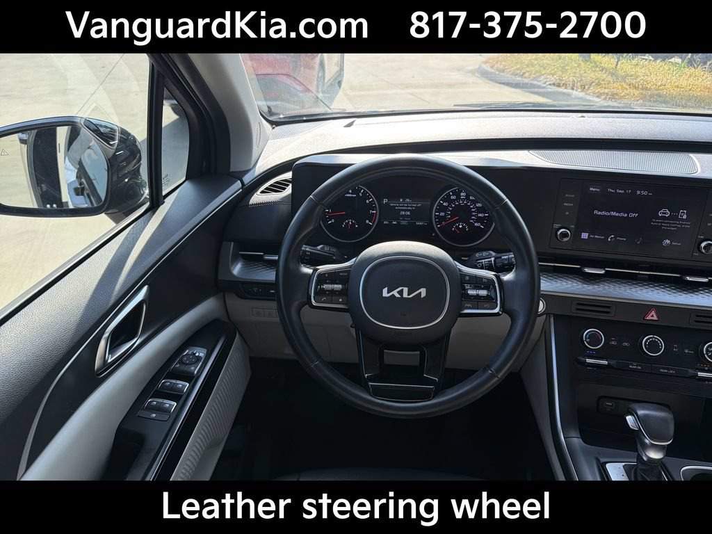 Certified 2022 Kia Carnival LX FWD image 13