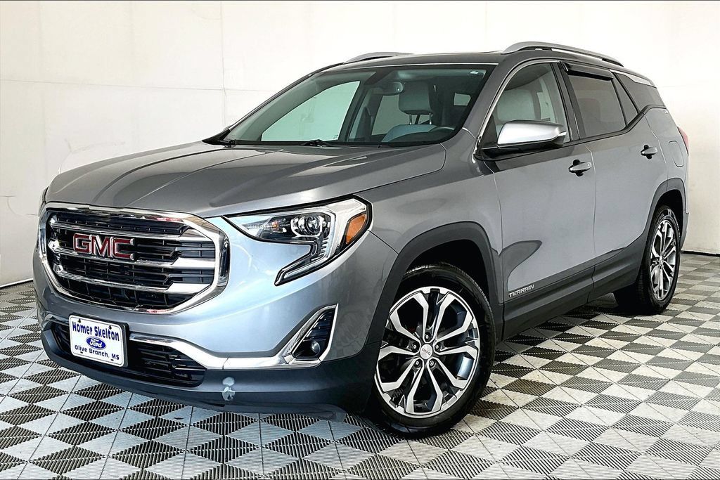 Used 2019 GMC Terrain SLT w/ Preferred Package FWD image 2