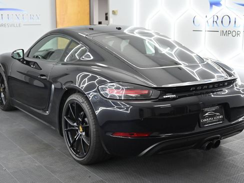 Used 2018 Porsche 718 Cayman RWD image 2