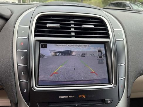 Used 2019 Lincoln Nautilus Select image 23