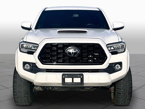 Used 2021 Toyota Tacoma TRD Sport w/ Technology Package RWD image 3