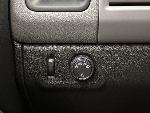 Used 2017 Chevrolet Colorado W/T w/ Custom Special Edition image 18