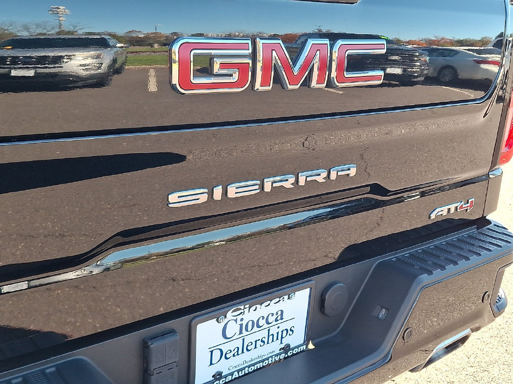 Used 2024 GMC Sierra 1500 AT4 w/ Technology Package AWD/4WD image 32