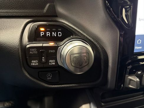 Used 2024 RAM 1500 Laramie AWD/4WD image 11