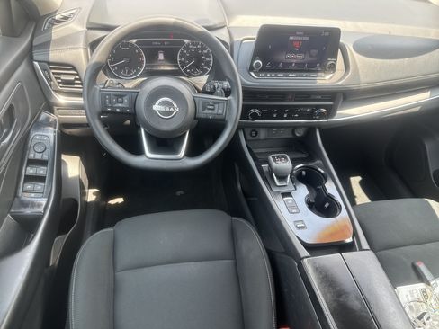 Used 2024 Nissan Rogue S FWD image 7