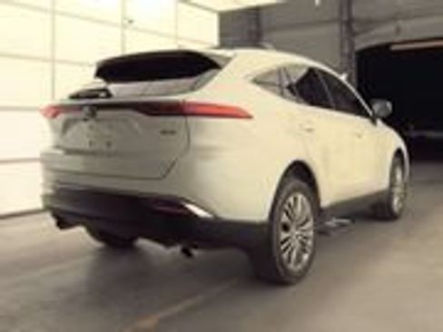 Used 2024 Toyota Venza XLE AWD/4WD image 4