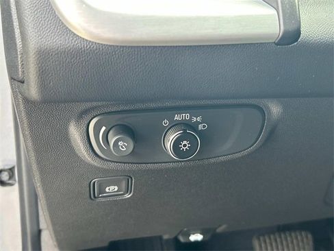 Used 2021 GMC Terrain SLE w/ Driver Convenience Package image 22