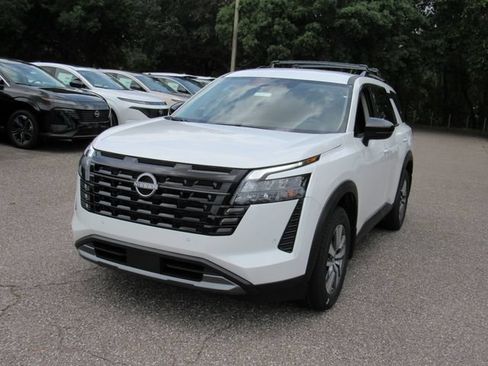 New 2026 Nissan Pathfinder SL FWD image 8