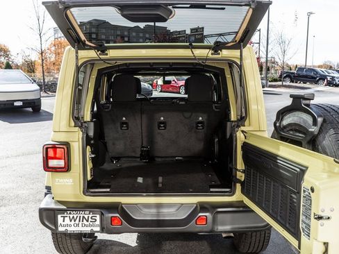 Used 2023 Jeep Wrangler Sahara image 29