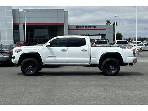 Used 2023 Toyota Tacoma TRD Off-Road AWD/4WD image 7