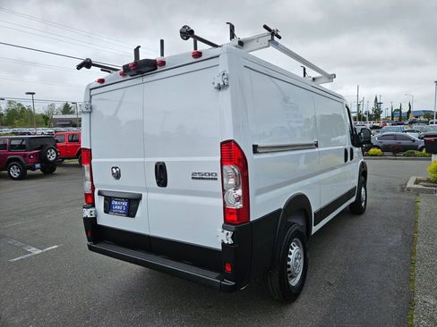 Used 2025 RAM ProMaster 2500 w/ Convenience Group FWD image 5