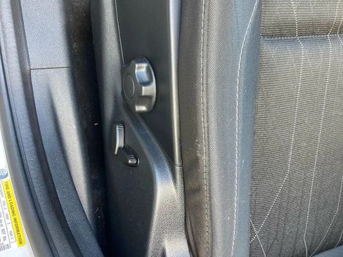 Used 2020 Ford EcoSport SE w/ SE Convenience Package image 12