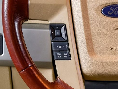 Used 2013 Ford F150 King Ranch w/ King Ranch Luxury Pkg image 17