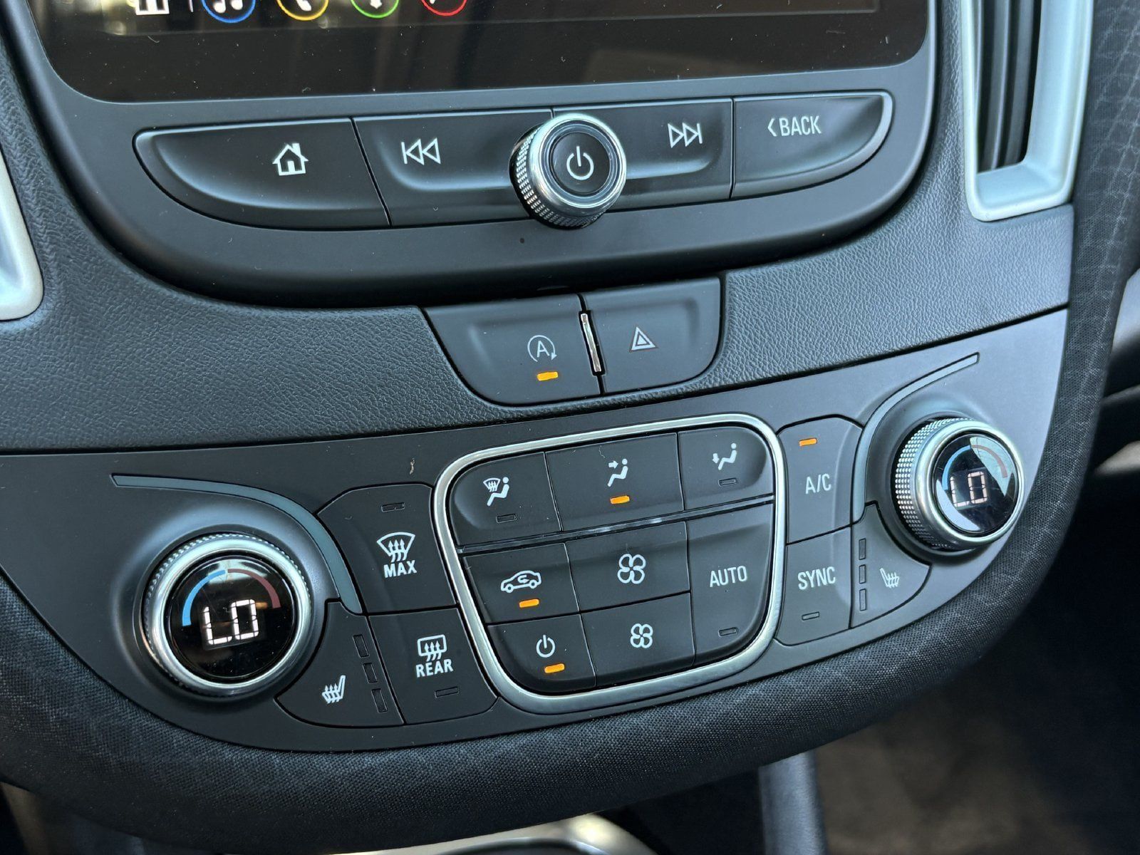 Used 2024 Chevrolet Malibu LT FWD image 29