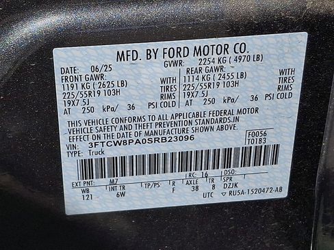 Used 2025 Ford Maverick Lobo AWD/4WD image 30