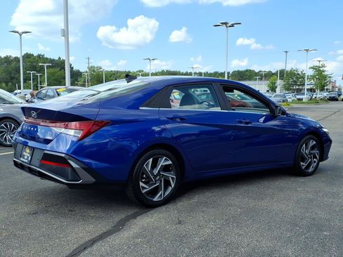 Used 2024 Hyundai Elantra Limited FWD image 8