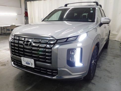 Used 2023 Hyundai Palisade Calligraphy image 6