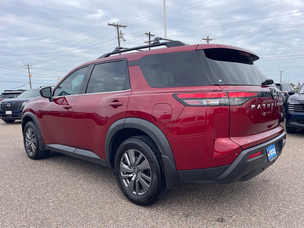 Certified 2025 Nissan Pathfinder SV FWD image 5