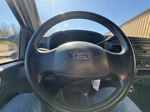 Used 2006 Ford F250 XL AWD/4WD image 28