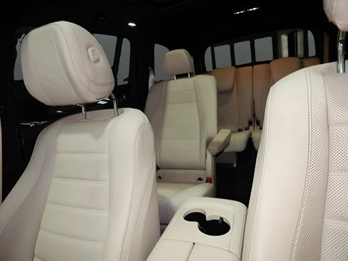 Used 2023 Mercedes-Benz GLS 580 4MATIC image 31