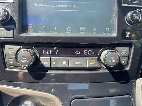 Used 2018 Nissan Maxima SR w/ Midnight Edition FWD image 25