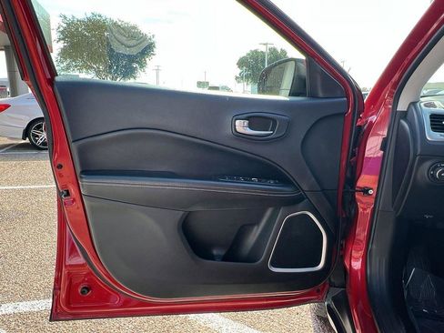 Used 2019 Jeep Compass Latitude w/ Popular Equipment Group image 15