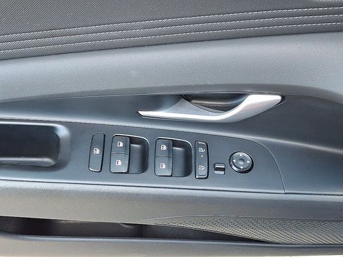 Used 2025 Hyundai Elantra SEL w/ Cargo Package FWD image 10