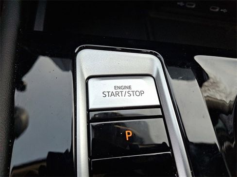 Used 2024 Volkswagen Atlas SEL Premium R-Line image 24