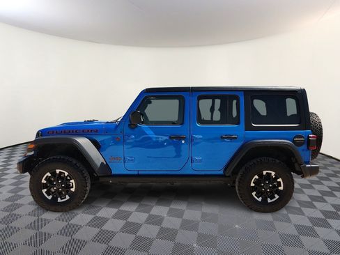 Used 2025 Jeep Wrangler Unlimited Rubicon AWD/4WD image 2